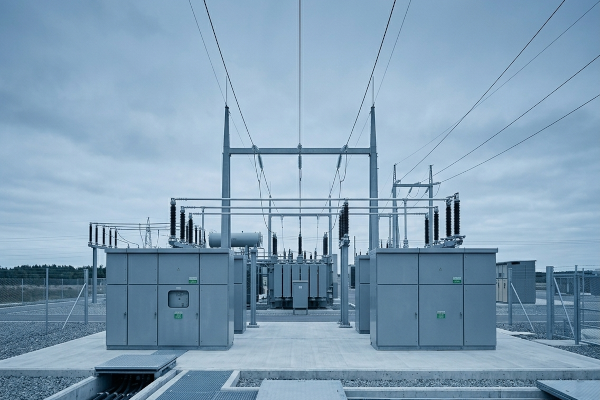 Battery-free temperature, humidity and pressure sensors on a switchgear busbar